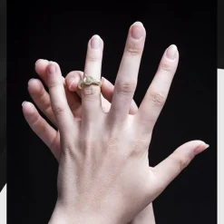 Schmuck mit versteckter Klinge – Versteckter Messerring mit schwarzer Perle