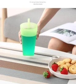 Schnabeltasse für Kinder mit integriertem Strohhalm – Easy Drink Mug