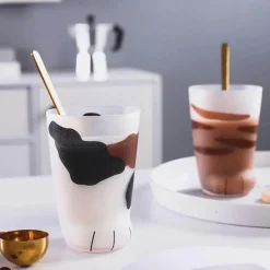 Schnapsglas mit Katzenpfote – Neuartiger Katzenkrallenbecher
