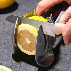 Schneidehalter für Gemüse und Obst aus Edelstahl