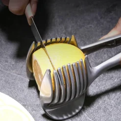 Schneidehalter für Gemüse und Obst aus Edelstahl