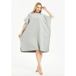 Schnelltrocknender Wickelmantel aus Mikrofaser – leicht und vielseitig