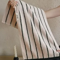 Schnelltrocknendes Ananas-Handtuch – Tropisches Strandhandtuch