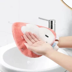 Schnelltrocknendes Handtuch aus Korallenfleece mit Cartoon-Tiermotiv, ideal für Zuhause, Küche und Badezimmer