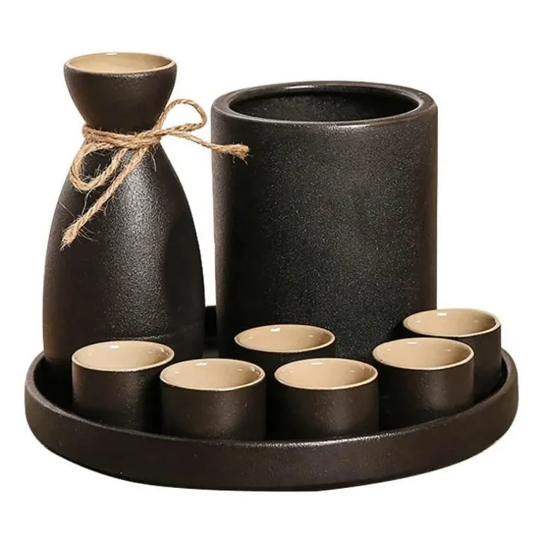 Schwarzer Weinwärmer aus Keramik für Sake – handgefertigtes japanisches Design