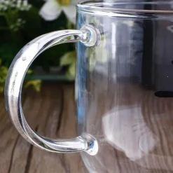 Süße Kaffeetasse aus Glas mit Katzenmotiv