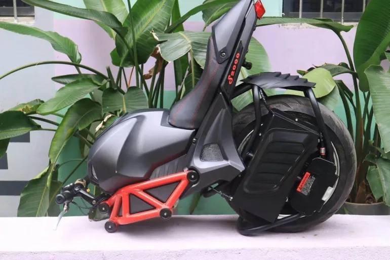 Selbstbalancierendes elektrisches Einrad - Smart Scooter
