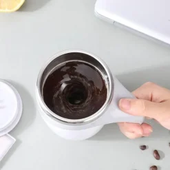 Selbstrührender Thermobecher – Isolierter Magnetbecher