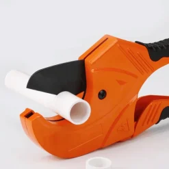 Selbstsichernder Rohrschneider – einfach zu verwendendes Sanitärwerkzeug