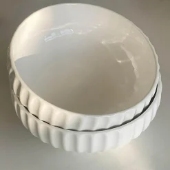 Servierschüssel aus Keramik – elegante Küchenschüssel mit vertikaler Maserung