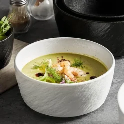 Servierschüssel aus mattierter Keramik – Schale mit gerader Kante und Steinstruktur