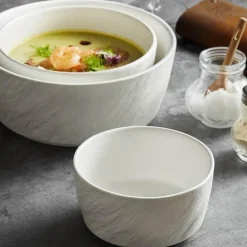 Servierschüssel aus mattierter Keramik – Schale mit gerader Kante und Steinstruktur