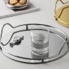Serviertablett aus Metall – elegante dekorative Platte