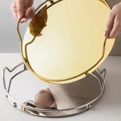 Serviertablett aus Metall – elegante dekorative Platte