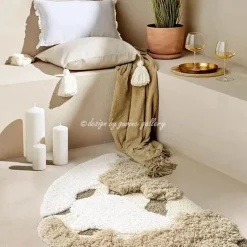 Skandinavische handgefertigte Badezimmermatte - Luxuriöser getufteter Halbkreisteppich