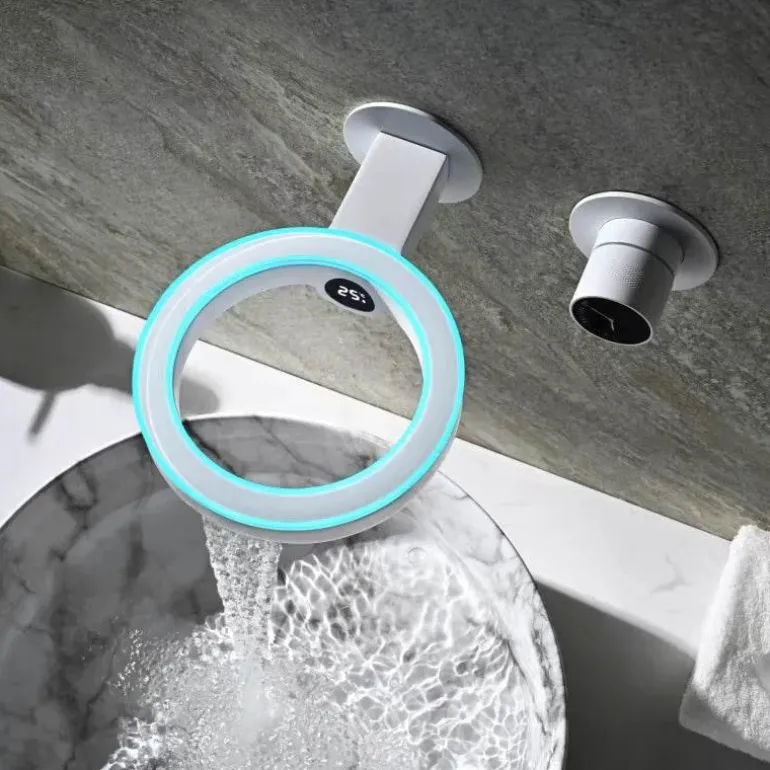 Smarter LED-Badezimmerhahn – Eleganter Wasserhahn im digitalen Design