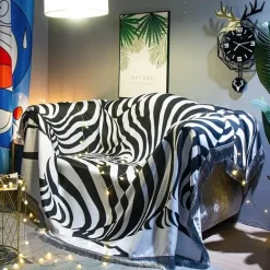 Sofabezug-Set mit nordischem Zebra-Print – minimalistische Kissendecke