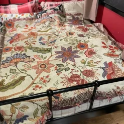 Sofadecke für draußen mit Blumenmuster – Dekorativer Überwurf für Picknicks und Wohnmobile