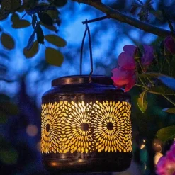 Solar Gartenlaternen – Dekorative Außenbeleuchtung