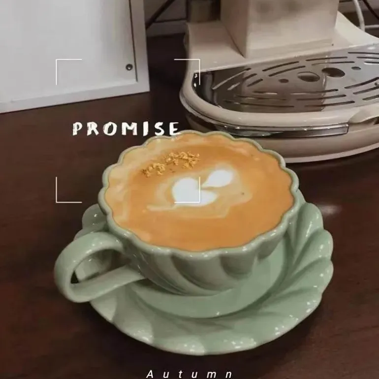 Spitzen-Kaffeetasse und Untertasse aus Keramik – elegantes Trinkgeschirr für Zuhause und das Büro