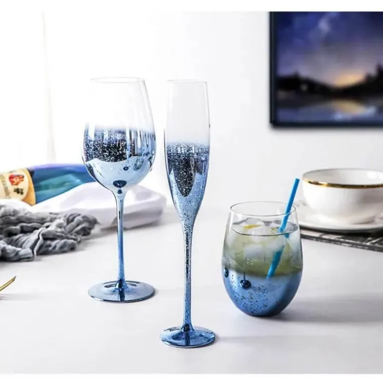 Sternenblaues Kelchset – Elegante Weingläser für Cocktails, Champagner, Whisky