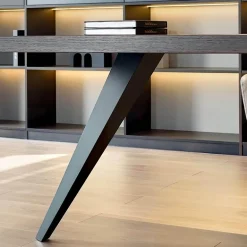 Stilvoller Büroschreibtisch aus Eiche – Eleganter Arbeitsplatz aus Holz