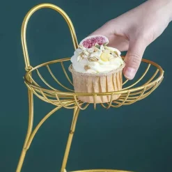 Stilvoller mehrschichtiger Obstkorb – elegante Aufbewahrungslösung