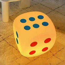 Stimmungsvolle Würfel-Stehleuchte – Stilvolle Nachttischbeleuchtung