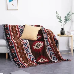 Strickdecke mit Blumen und Vögeln – Moderne Winterdecke