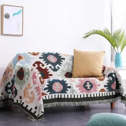 Strickdecke mit Blumen und Vögeln – Moderne Winterdecke