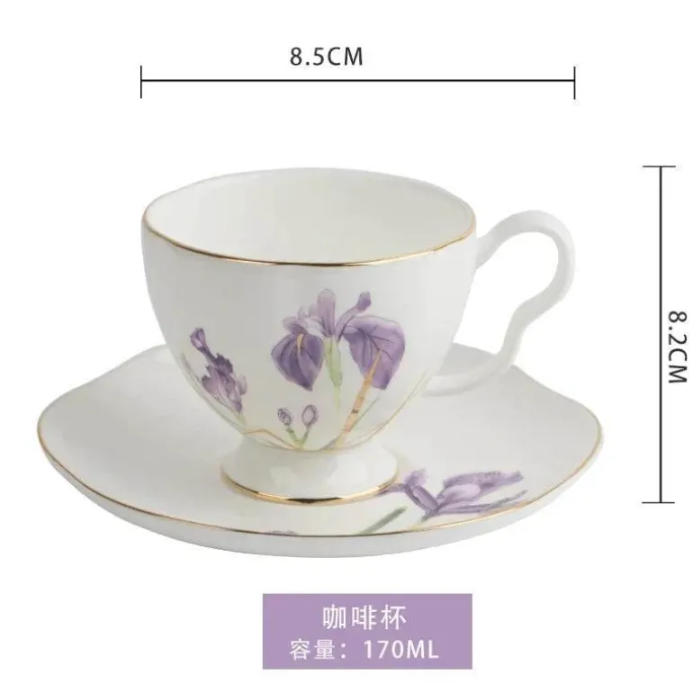 Teegeschirr-Set mit Blumenmuster – Teekanne, Tassen, Untertassen, Zucker, Milchbehälter, Vase, Teller