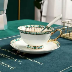 Teeservice aus Bone China – Teekanne aus Porzellan mit blauen Punkten, Tassen, Milchkännchen, Zuckerdose