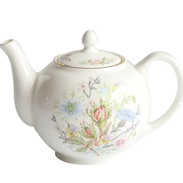 Teeservice aus Bone China: Teekanne, Teetasse, Untertasse, Obstteller, Tablett, Becher und Geschirr