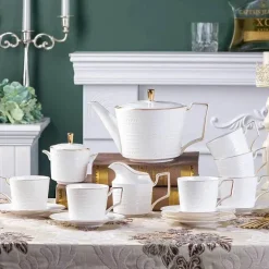 Teeservice aus Bone China – Britisches weißes Teegeschirr mit Kaffeetasse, Untertasse, Milchglas, Zuckerdose