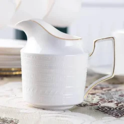 Teeservice aus Bone China – Britisches weißes Teegeschirr mit Kaffeetasse, Untertasse, Milchglas, Zuckerdose
