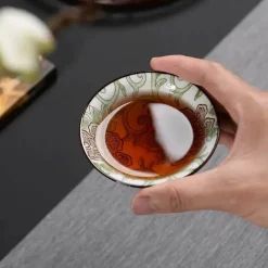 Teetasse aus Keramik – Sake-Tasse aus blau-weißem Porzellan