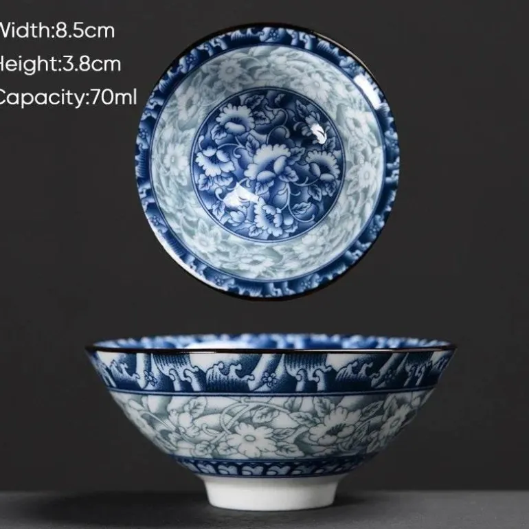 Teetasse aus Keramik – Sake-Tasse aus blau-weißem Porzellan