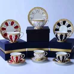 Teetasse und Untertasse aus Bone China mit Goldprägung – Trinkgeschirr im deutschen Design