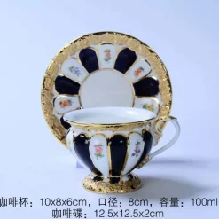 Teetasse und Untertasse aus Bone China mit Goldprägung – Trinkgeschirr im deutschen Design