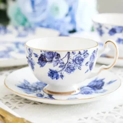 Teetassen-Set aus Bone China mit Blumenmuster – Teetasse und Snackteller für den Einsatz im Büro