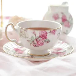 Teetassen-Set aus Bone China mit Blumenmuster – Teetasse und Snackteller für den Einsatz im Büro