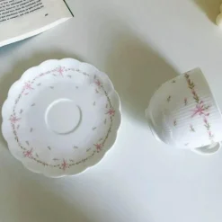 Teetassen-Set aus Keramik mit elegantem Rosenrelief-Design für Teeliebhaber