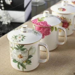 Teetassen-Set aus Porzellan mit Deckel und Löffel