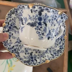 Teetassen-Set aus Porzellan – Elegante Kaffeetassen mit Untertassen