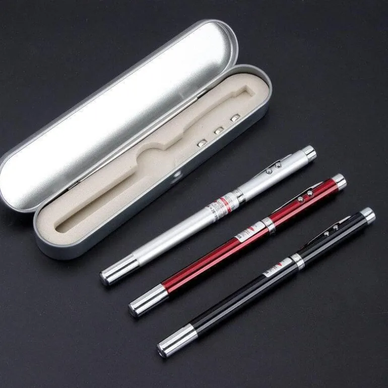 Telescopic Magnetic Pointer Pen - 2-in-1 Light Tool
