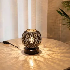 Tischlampe aus Schmiedeeisen – Elegante Beleuchtungsvorrichtung für Ihr Zuhause