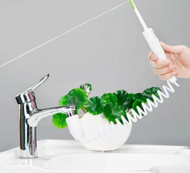 Tragbare 2-in-1-Zahnbürste mit Munddusche – Zahnpflegegerät für unterwegs
