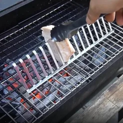 Tragbarer Grillrost aus Edelstahl für Picknicks und Camping im Freien