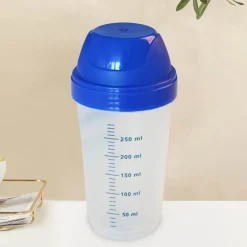 Transparente 300-ml-Protein-Shaker-Flasche zum mühelosen Mischen von Wasser und Nahrungsergänzungsmitteln