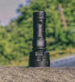 Ultrahelle wiederaufladbare LED-Taschenlampe – leistungsstarkes tragbares Licht